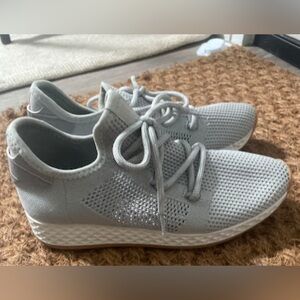 J Slides Women's Gray Knit Sneakers